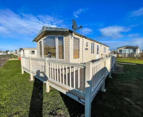 Lovely Caravan With Spacious Decking At North Denes In Suffolk, Ref 40134Nd